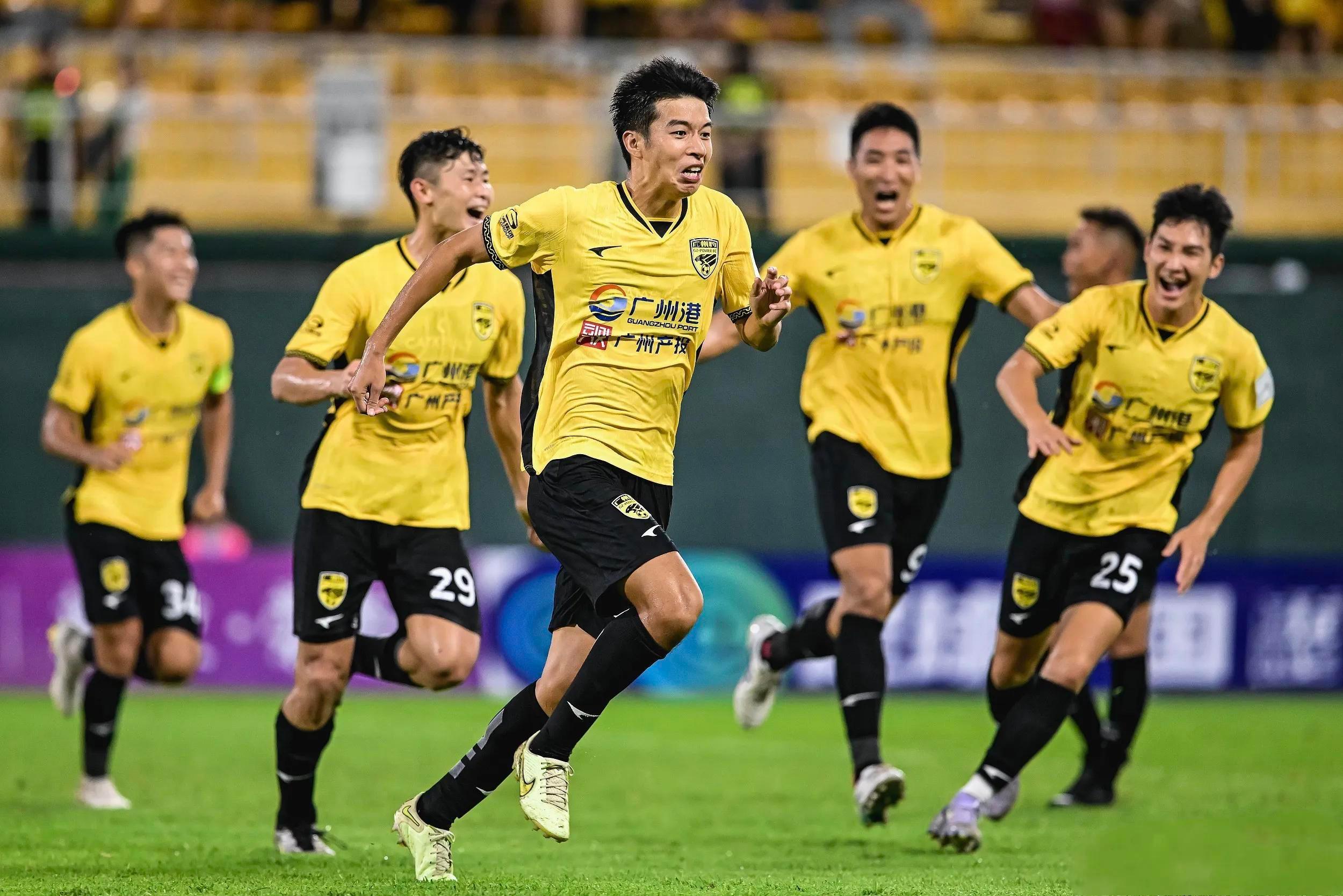 包含今夜西甲传出新动向，丹佛掘金门线救险，管理层表态——管理层满意，球队文化再被提及的词条